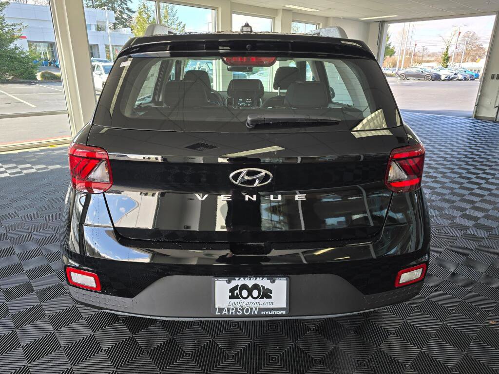 New 2026 Hyundai Venue SEL FWD image 4