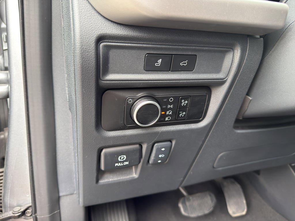 Used 2024 Ford Expedition XLT image 14