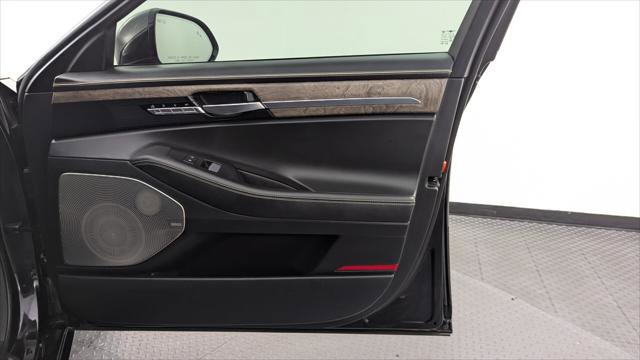 Used 2020 Genesis G90 3.3T Premium image 23