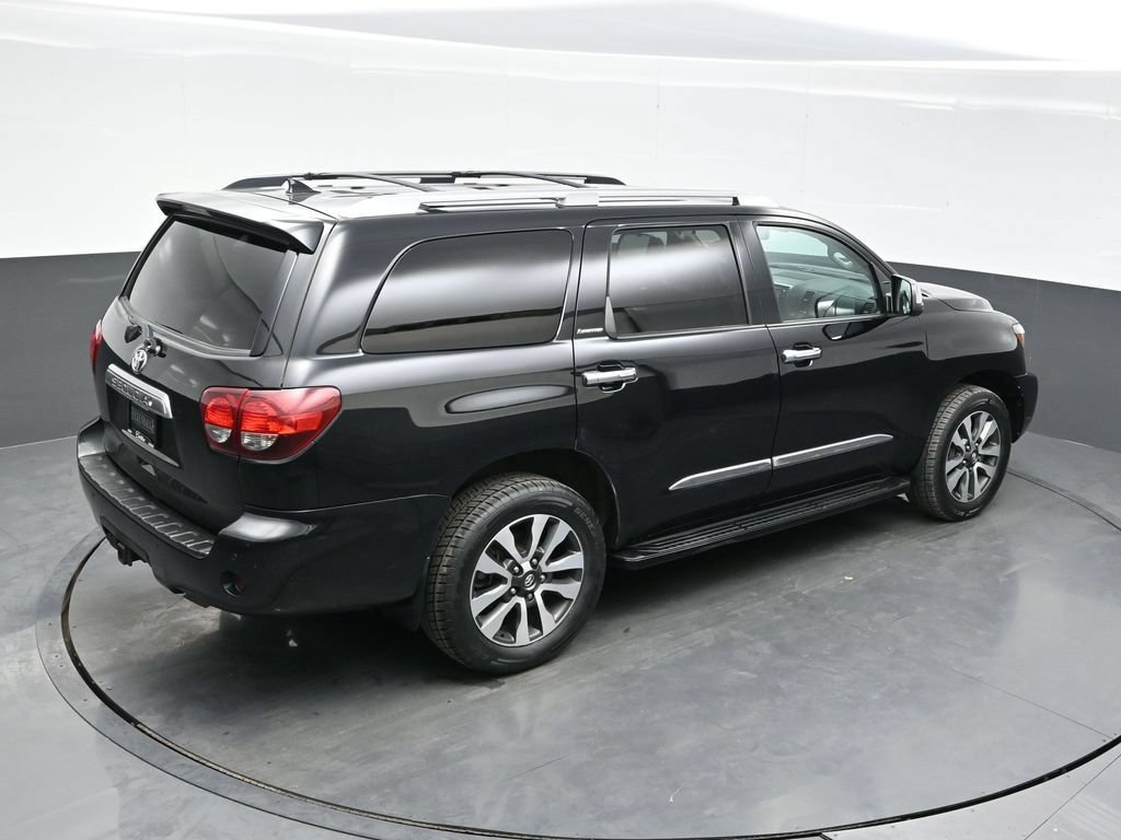 Used 2018 Toyota Sequoia Limited w/ Safety & Convenience Package AWD/4WD image 33