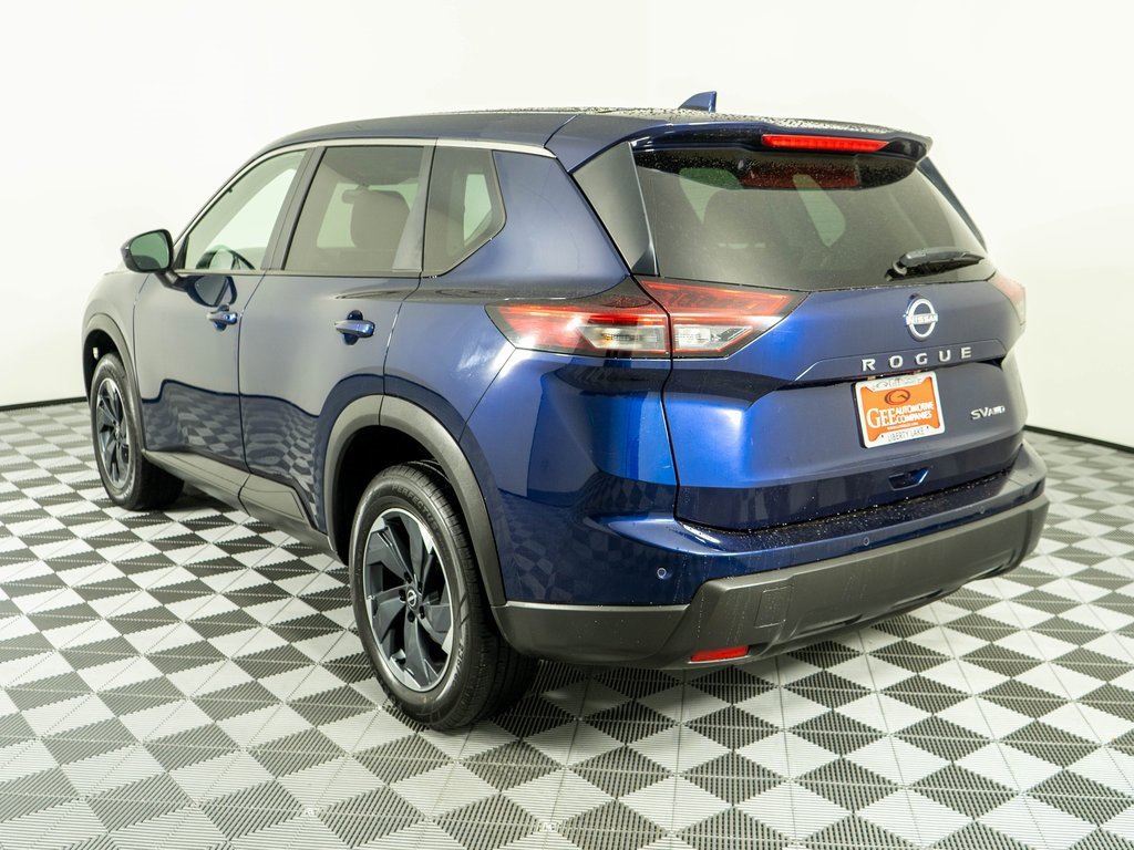 Used 2024 Nissan Rogue SV image 4