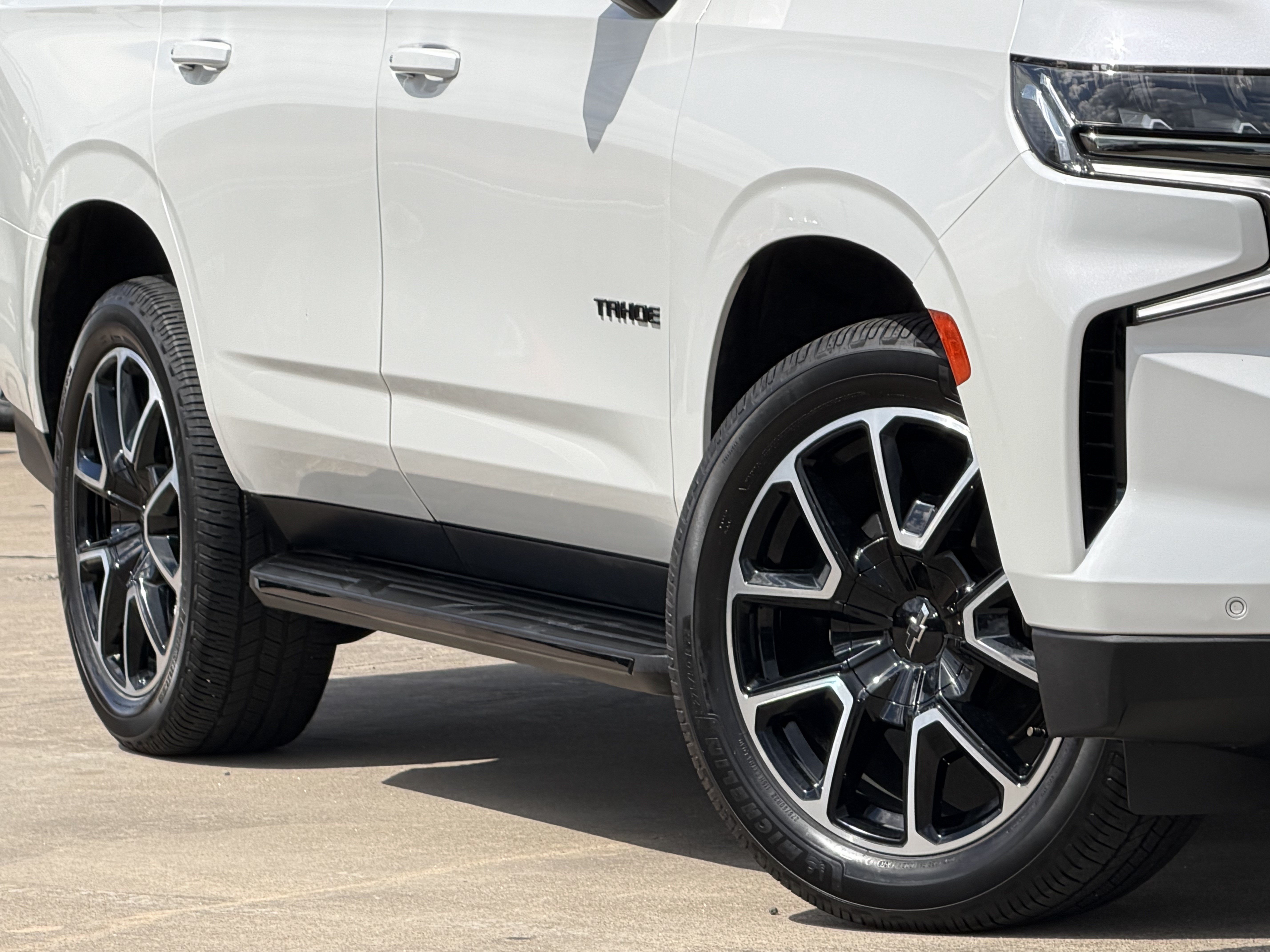 Used 2022 Chevrolet Tahoe RST w/ Luxury Package RWD image 12