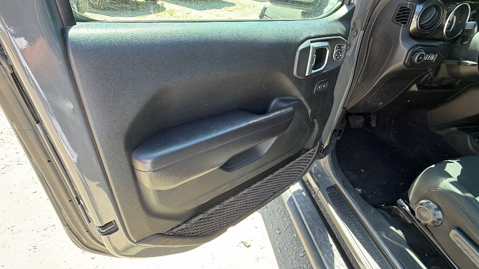 Used 2021 Jeep Wrangler Unlimited Sport AWD/4WD image 14