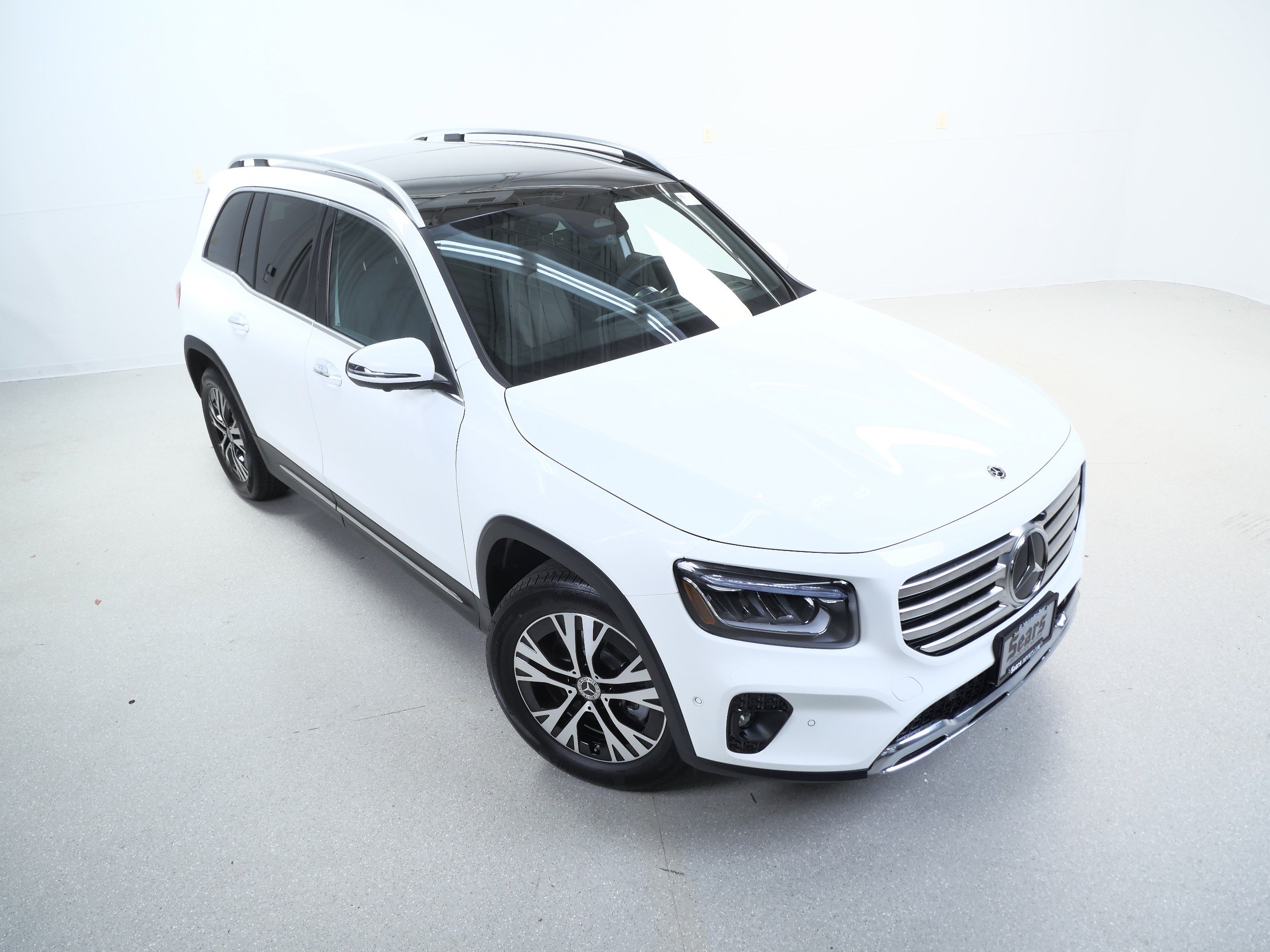 Certified 2026 Mercedes-Benz GLB 250 4MATIC image 4