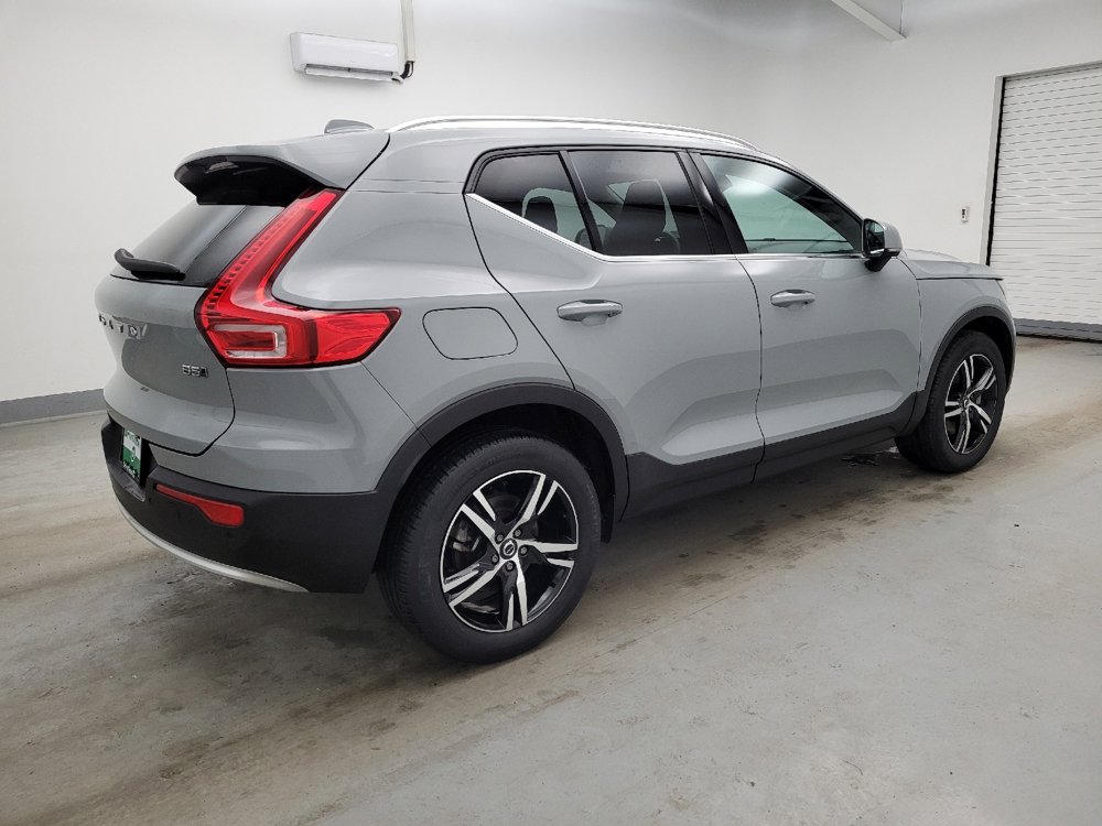Used 2024 Volvo XC40 B5 Core image 10