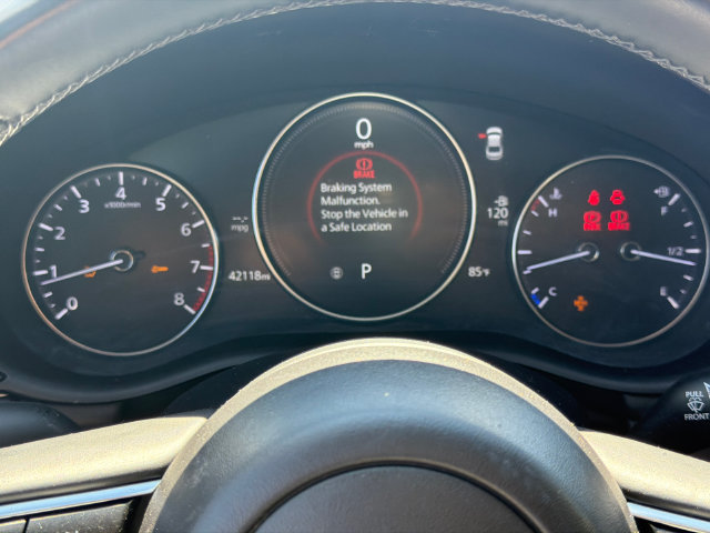 Used 2023 MAZDA MAZDA3 s FWD image 31