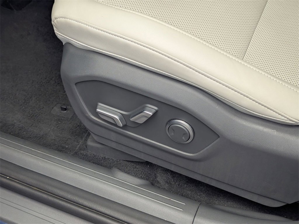 Used 2025 Hyundai Santa Fe SEL image 15