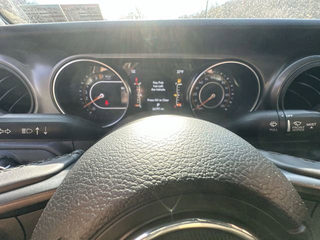 Used 2022 Jeep Gladiator Willys image 12