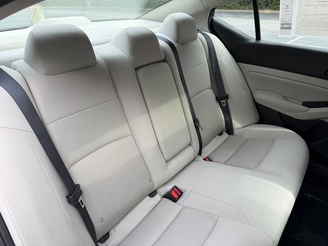 Used 2023 Nissan Altima 2.5 SV w/ SV Premium Package FWD image 28