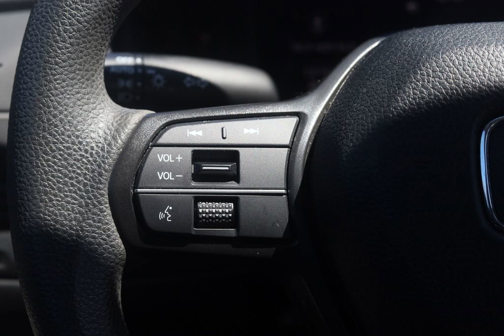 Used 2023 Honda Accord EX image 17