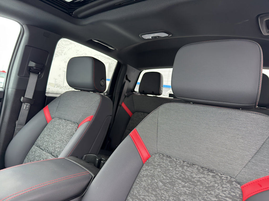 Used 2024 Chevrolet Colorado Z71 w/ Z71 Convenience Package 2 image 27