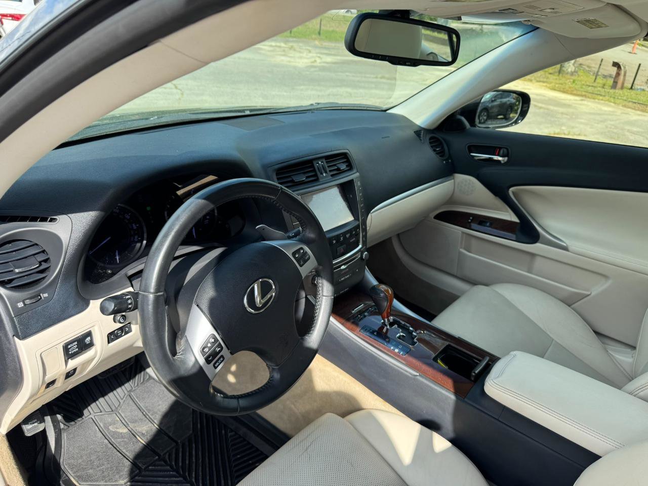 Used 2013 Lexus IS 250C image 20