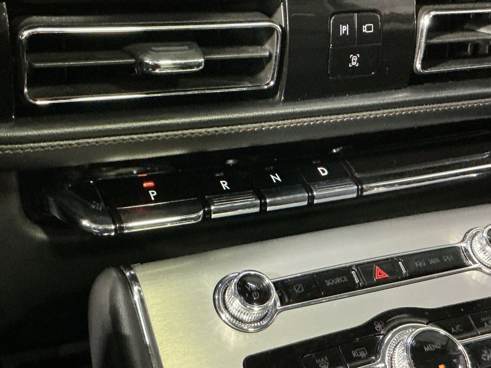 Used 2024 Lincoln Aviator AWD w/ Premium Package image 30