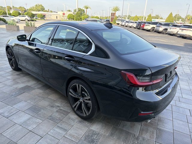 Used 2022 BMW 330i Sedan w/ Premium Package 2 RWD image 4