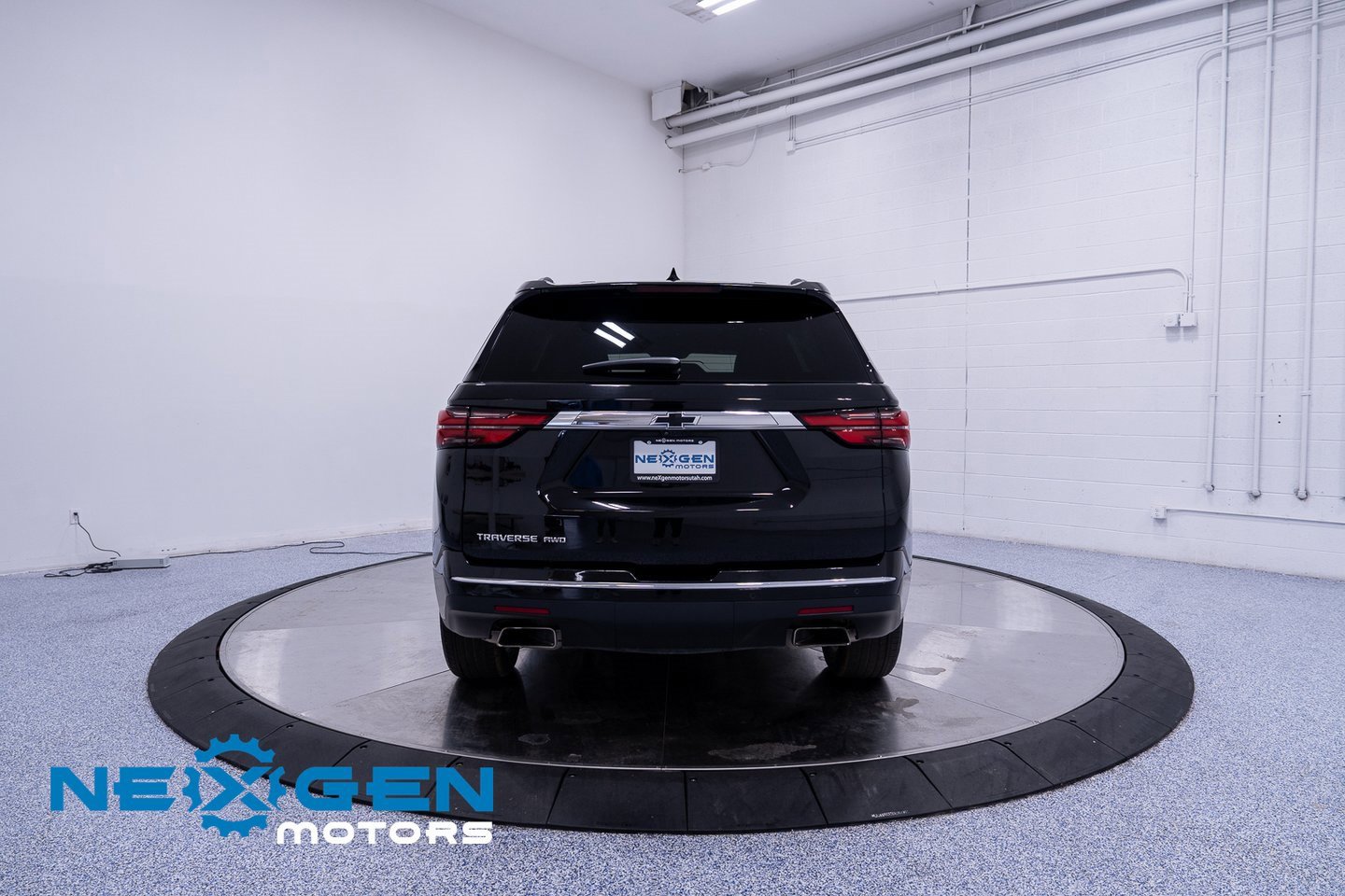 Used 2023 Chevrolet Traverse High Country image 36