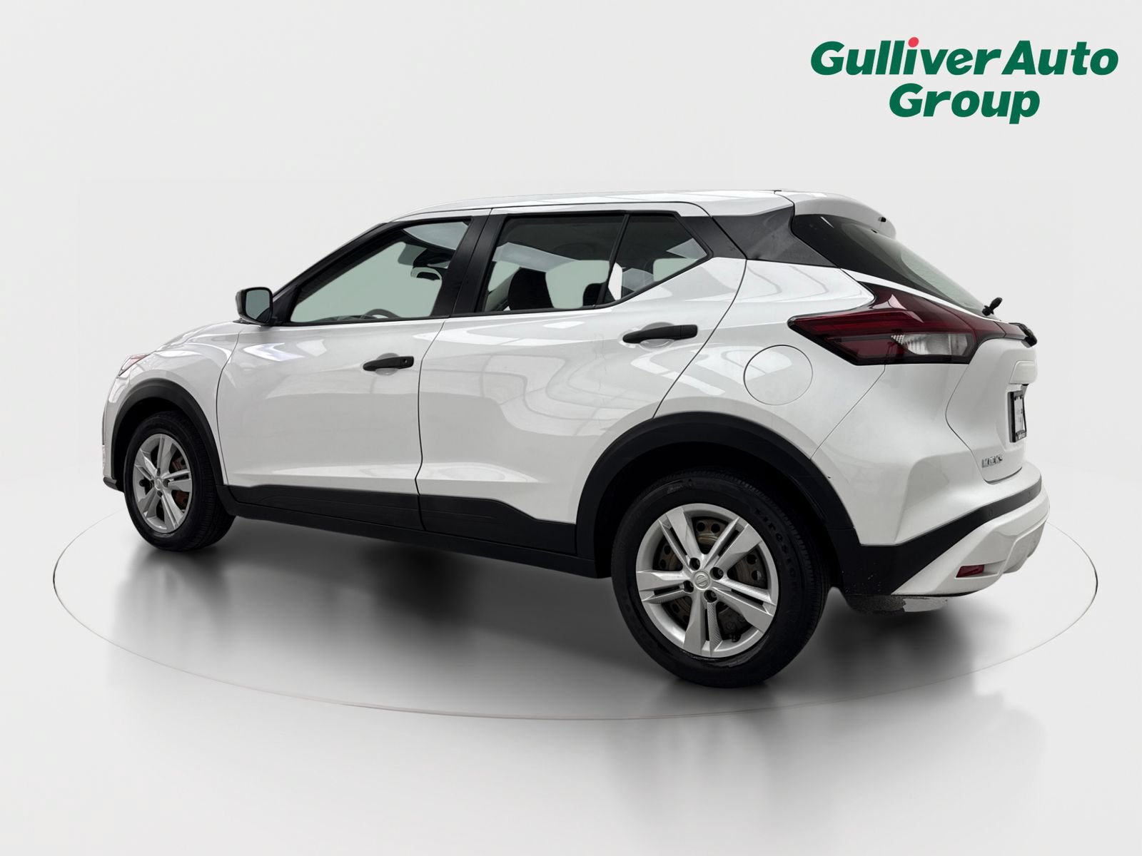 Used 2023 Nissan Kicks S FWD image 4