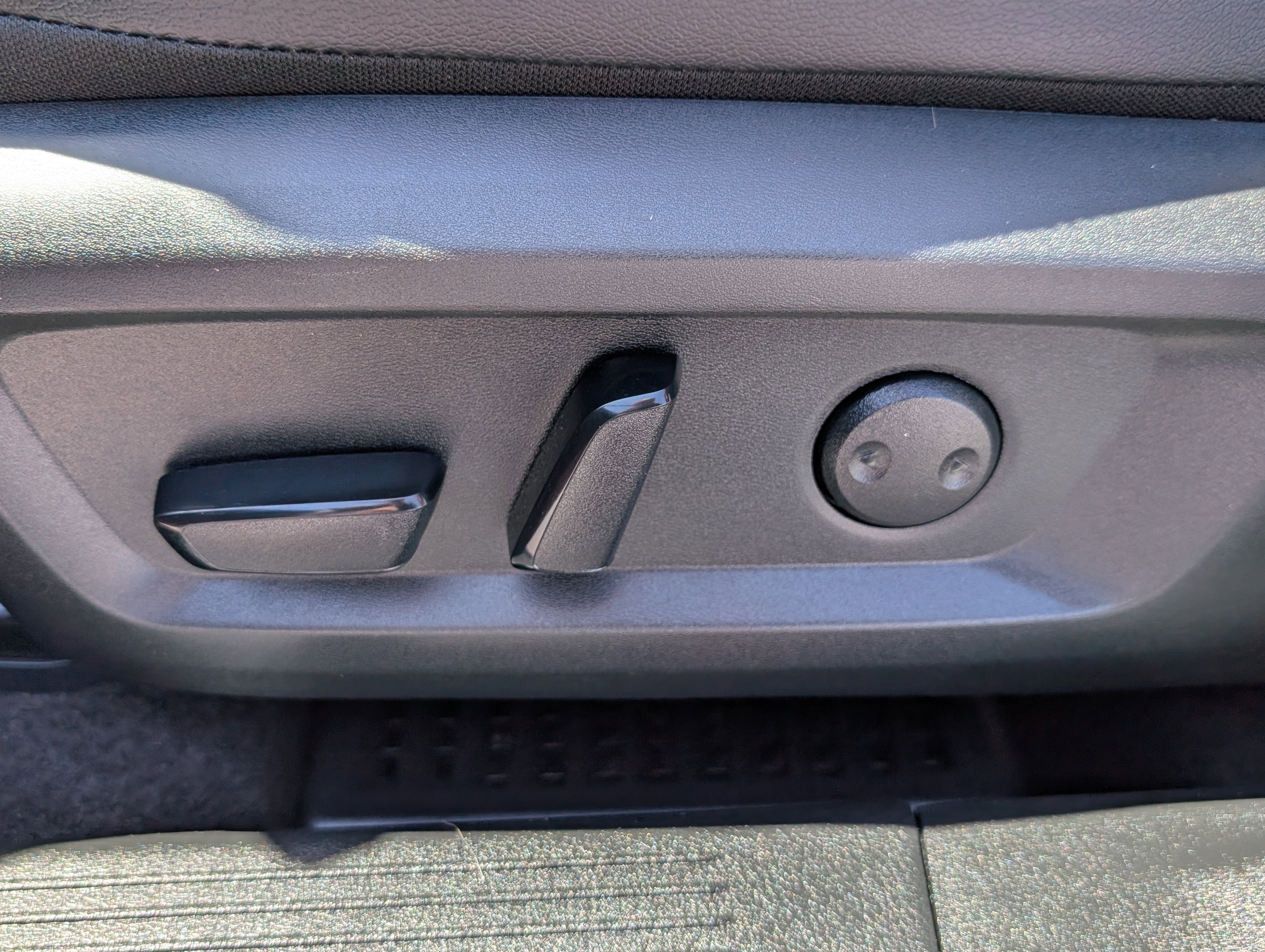 Used 2024 Nissan Rogue SL w/ SL Premium Package image 21