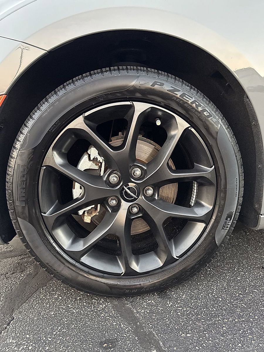 Used 2023 Chrysler Pacifica Limited w/ S Appearance Package image 9