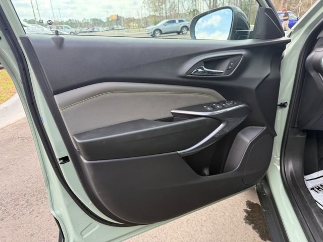 Used 2025 Chevrolet Trax ACTIV w/ Driver Confidence Package image 3