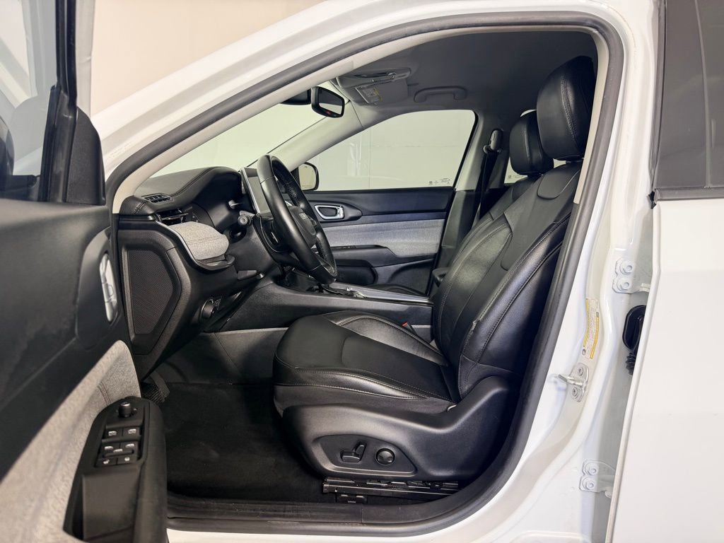 Used 2022 Jeep Compass Latitude image 24