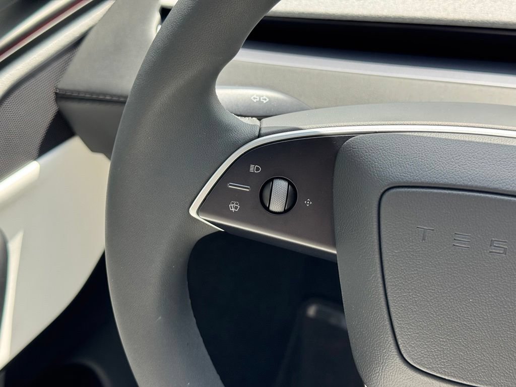 Used 2026 Tesla Model Y 2WD image 22