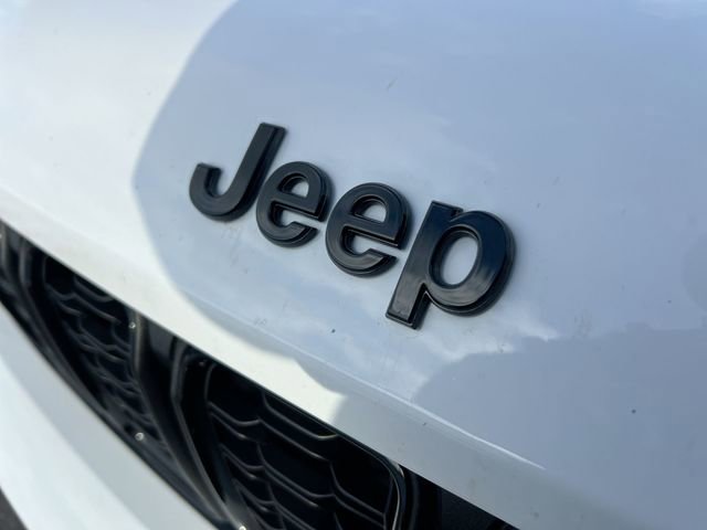 Used 2023 Jeep Grand Cherokee L Laredo image 30