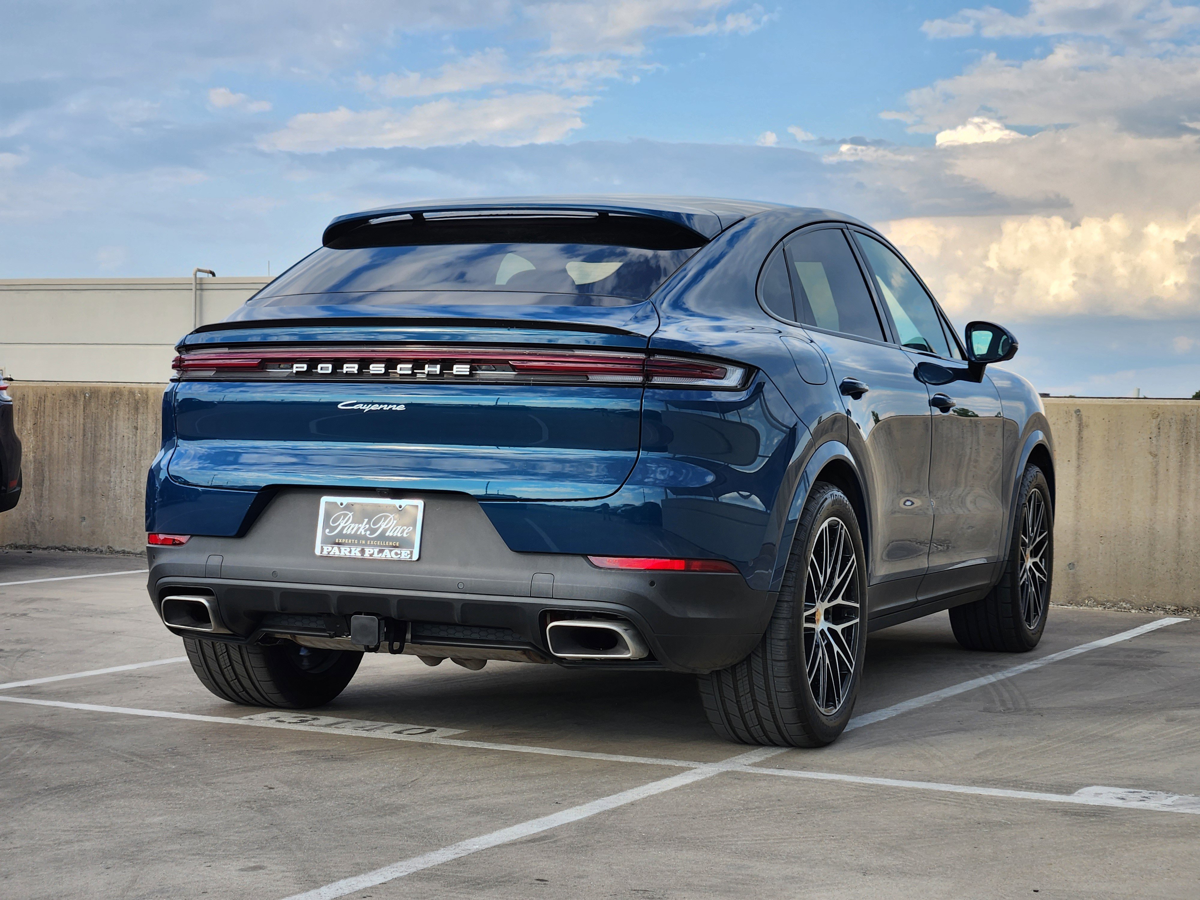 Certified 2025 Porsche Cayenne Coupe image 8