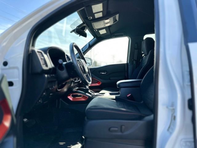 Used 2024 Nissan Frontier PRO-4X w/ Technology Package image 11
