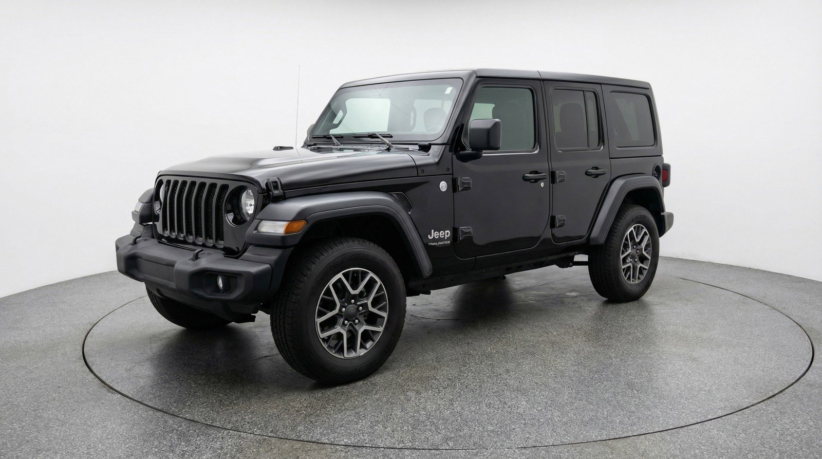 Used 2025 Jeep Wrangler Sahara image 3