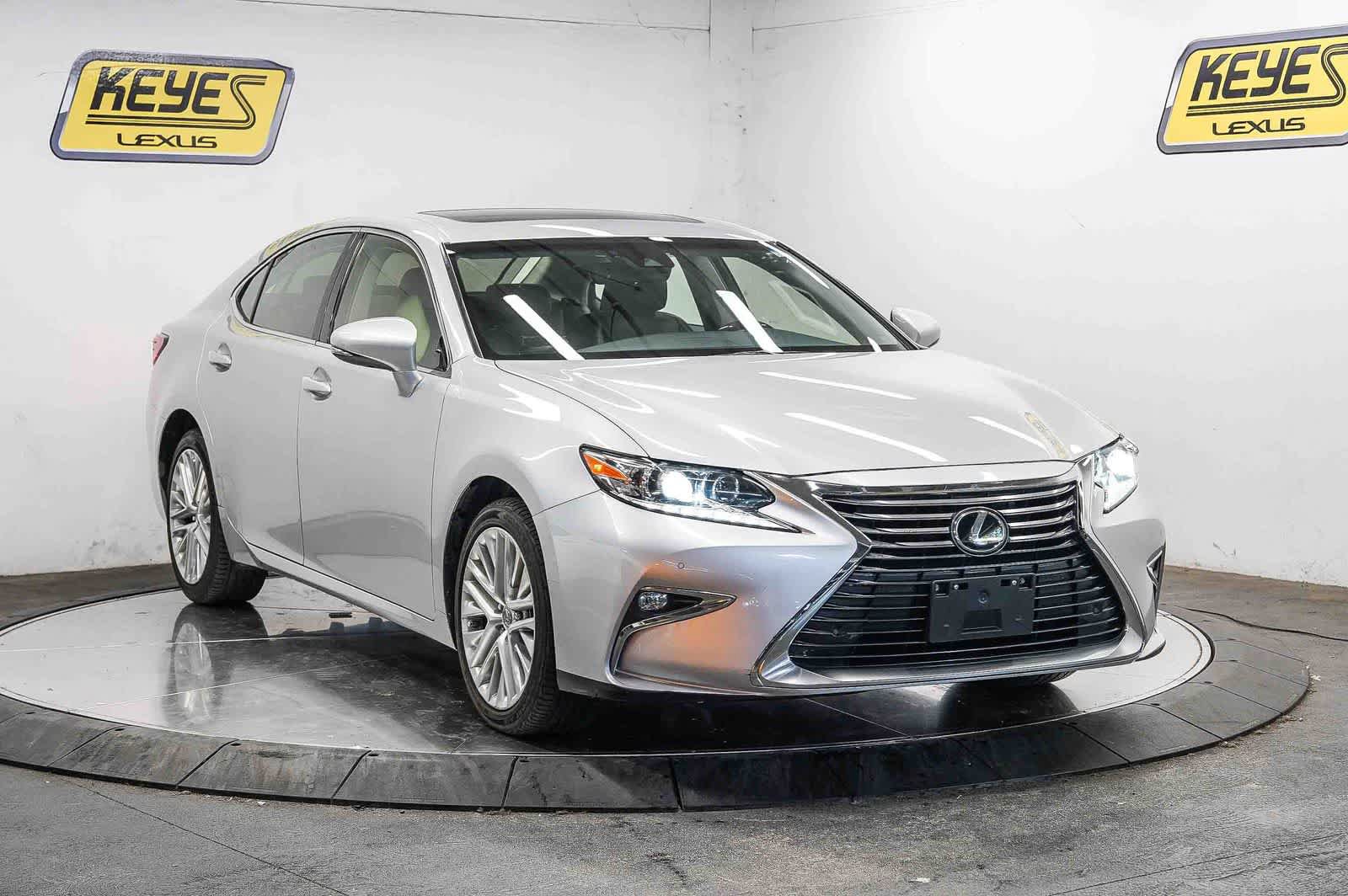 Used 2016 Lexus ES 350 w/ Luxury Package w/Wood Trim FWD image 5