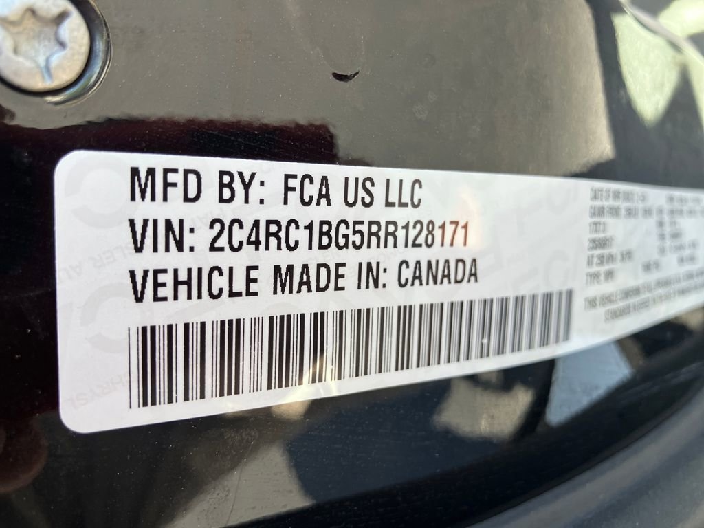 Used 2024 Chrysler Pacifica Touring-L FWD image 32
