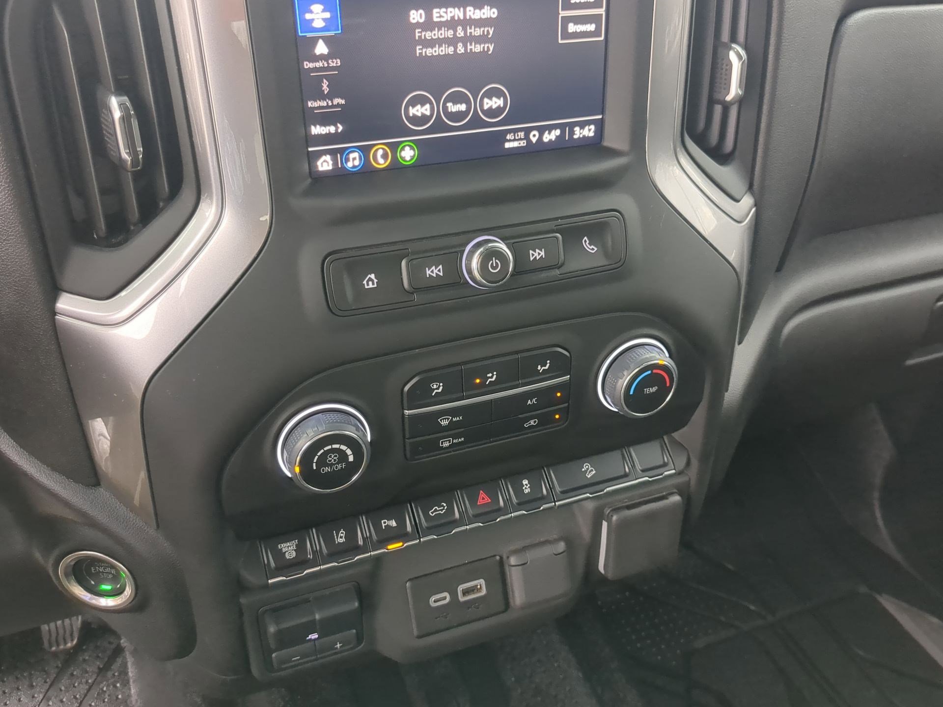 Used 2025 Chevrolet Silverado 2500 Custom w/ Custom Value Package image 18