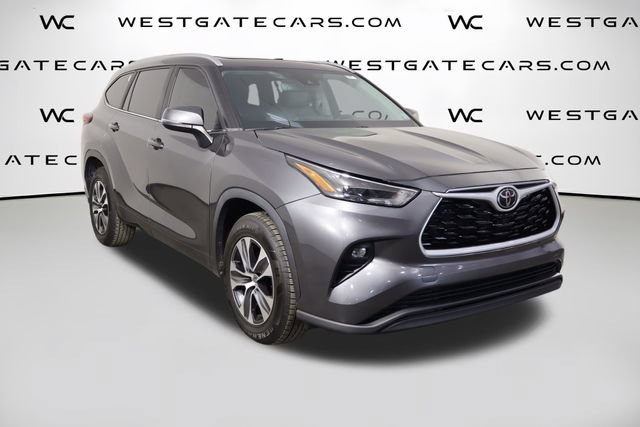 Used 2023 Toyota Highlander XLE FWD image 44