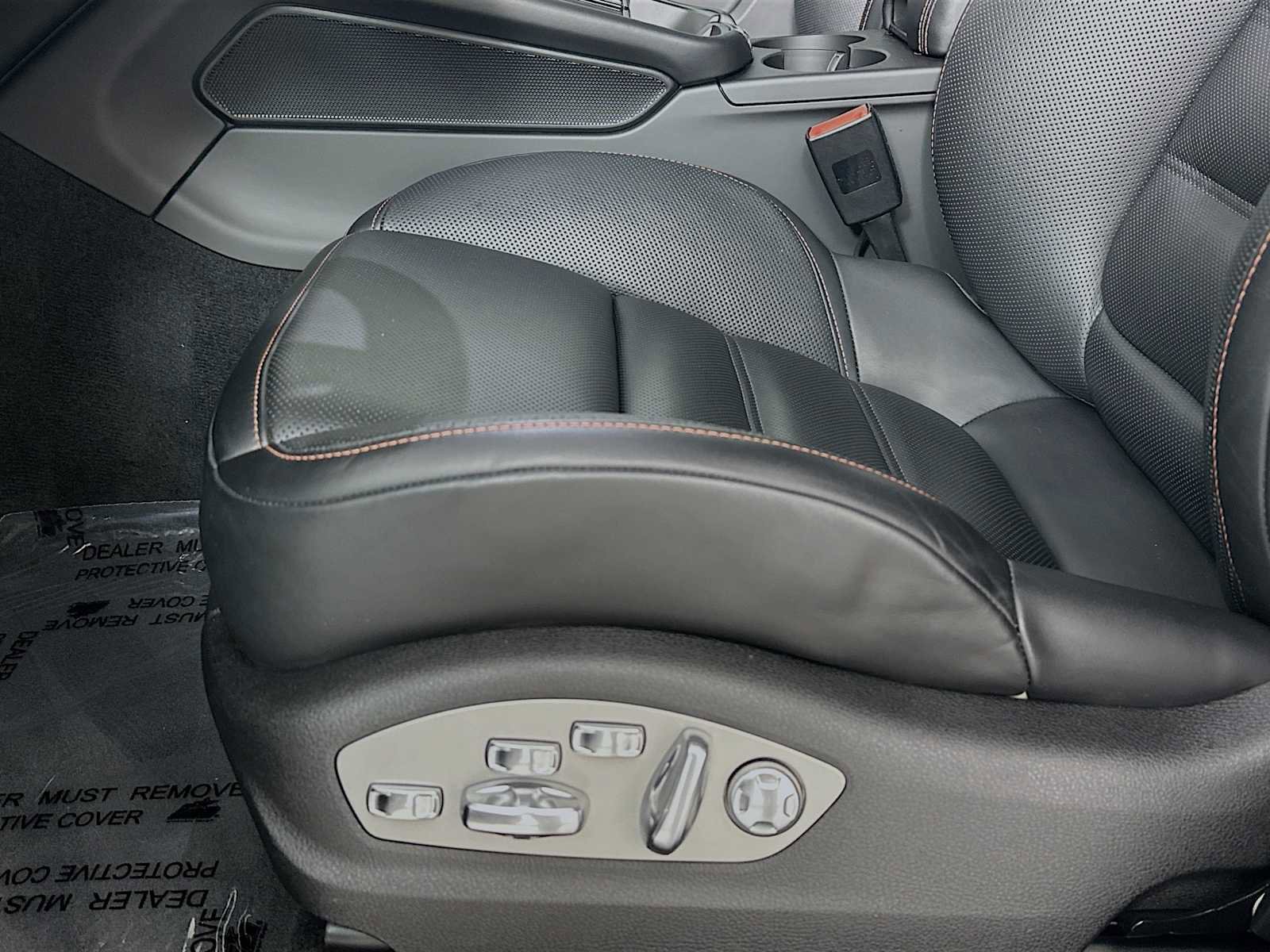 Certified 2024 Porsche Macan GTS image 12