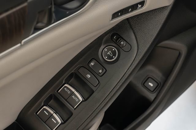 Used 2018 Honda Accord Touring image 15