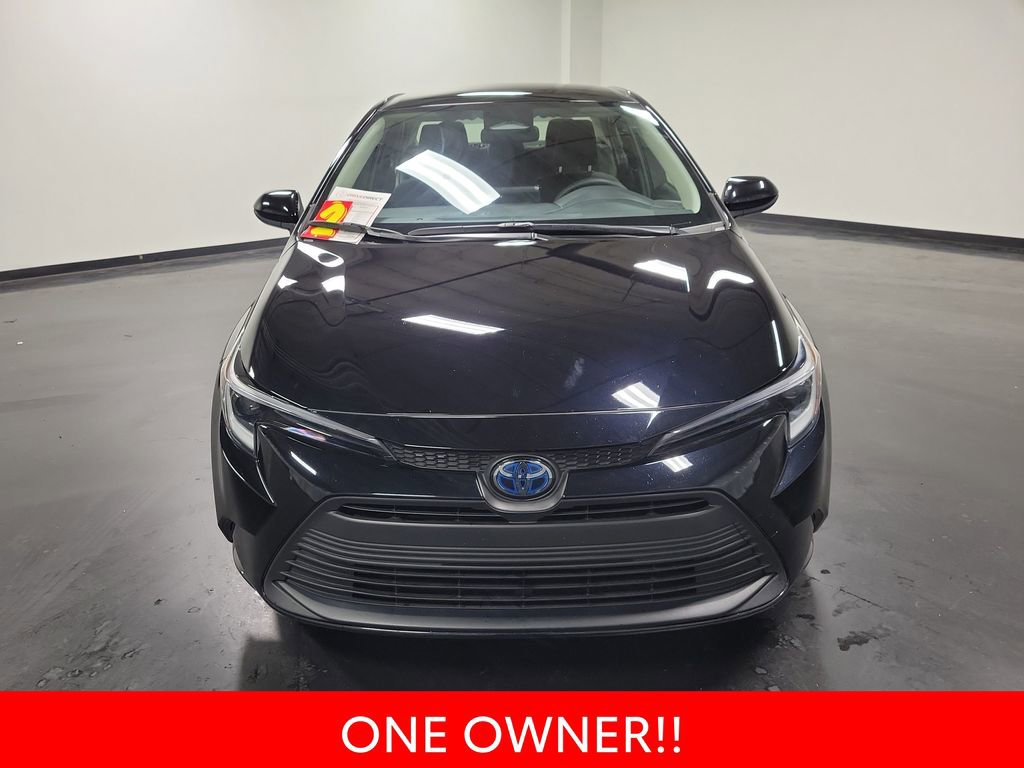 Used 2024 Toyota Corolla LE image 3