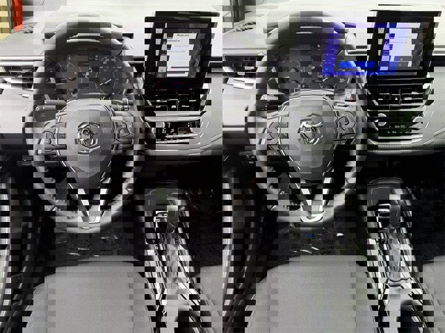 Used 2025 Toyota Corolla SE image 12