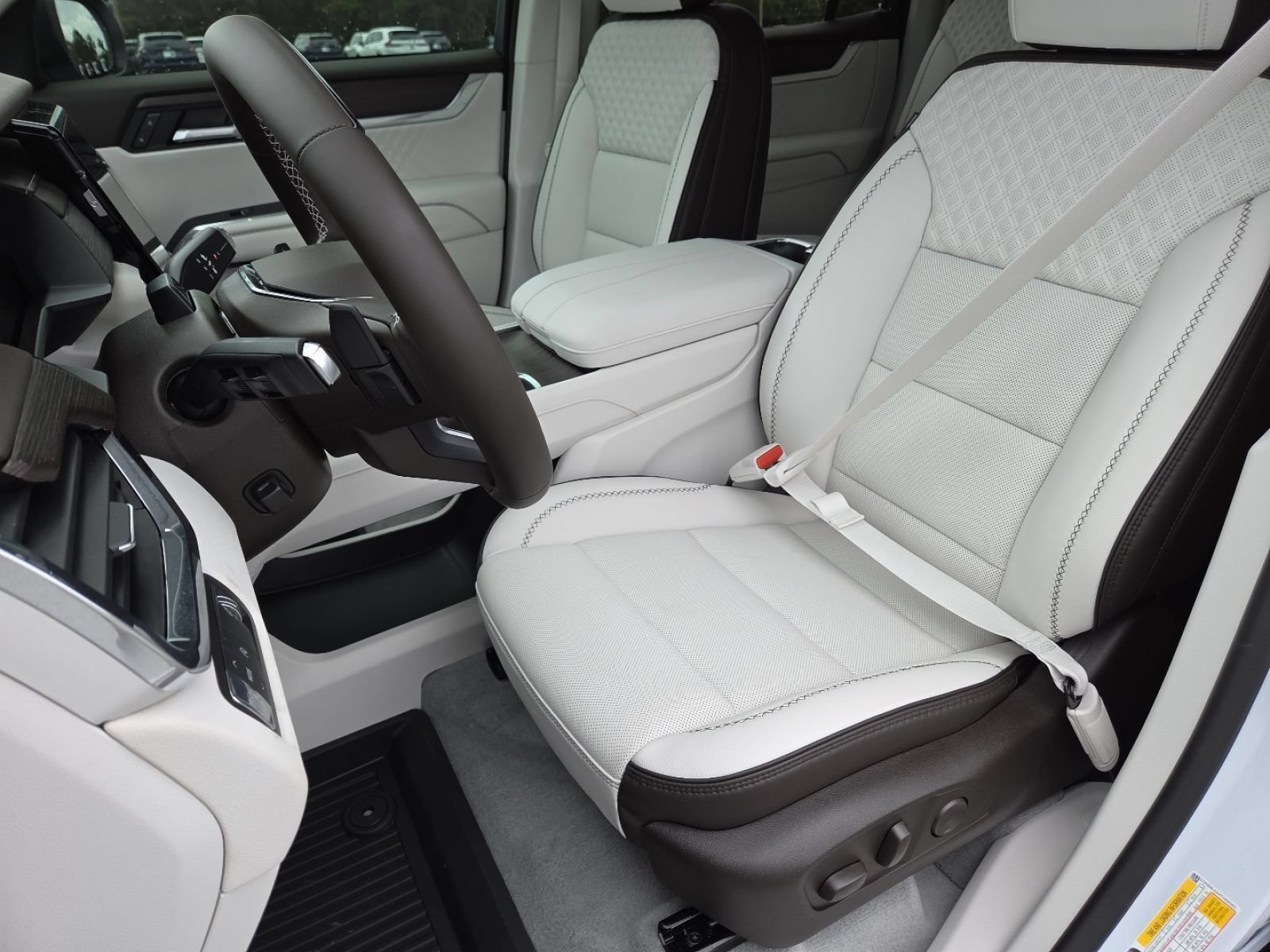 New 2026 GMC Acadia Denali w/ Super Cruise Package FWD image 27