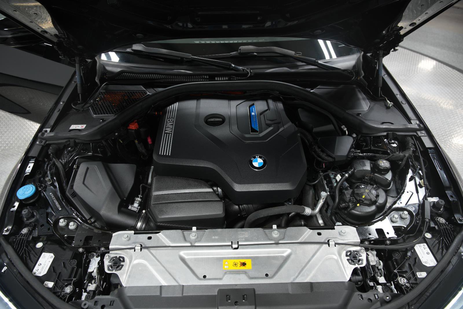 Used 2023 BMW 330e xDrive image 40