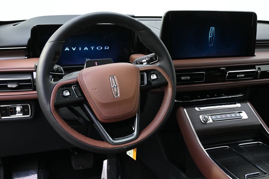 New 2026 Lincoln Aviator Reserve w/ Jet Appearance Package AWD/4WD image 12
