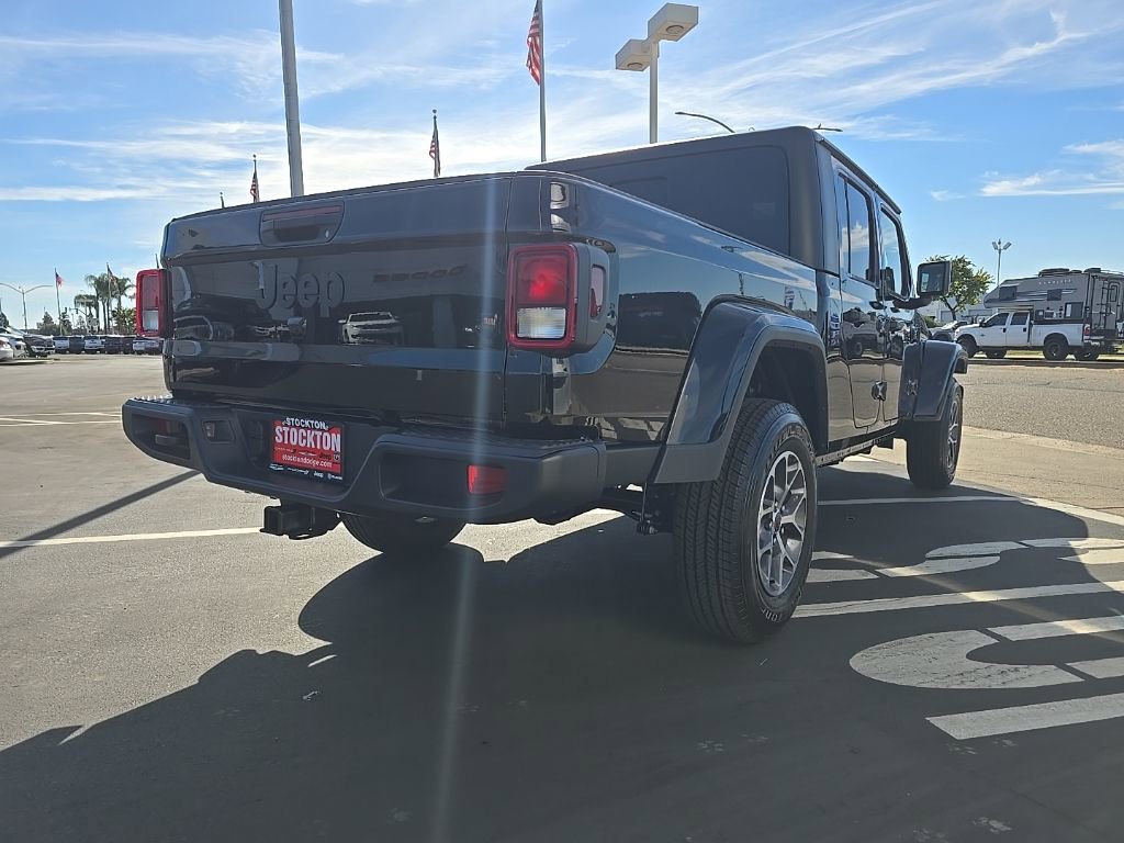 New 2025 Jeep Gladiator Sport image 9