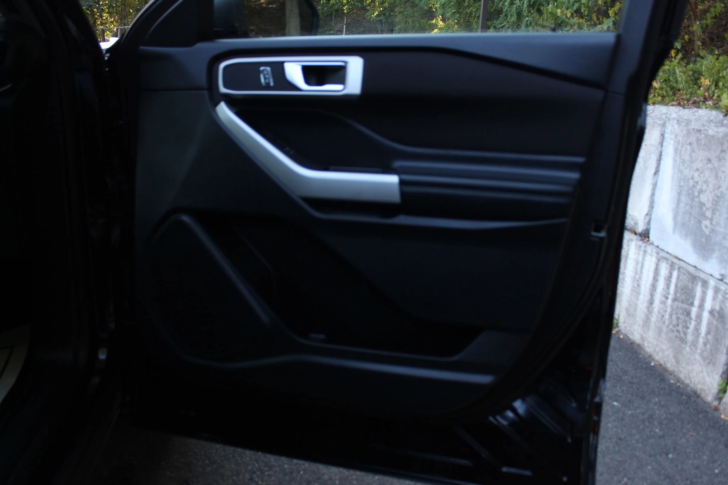 Used 2020 Ford Explorer XLT w/ Comfort Package image 19