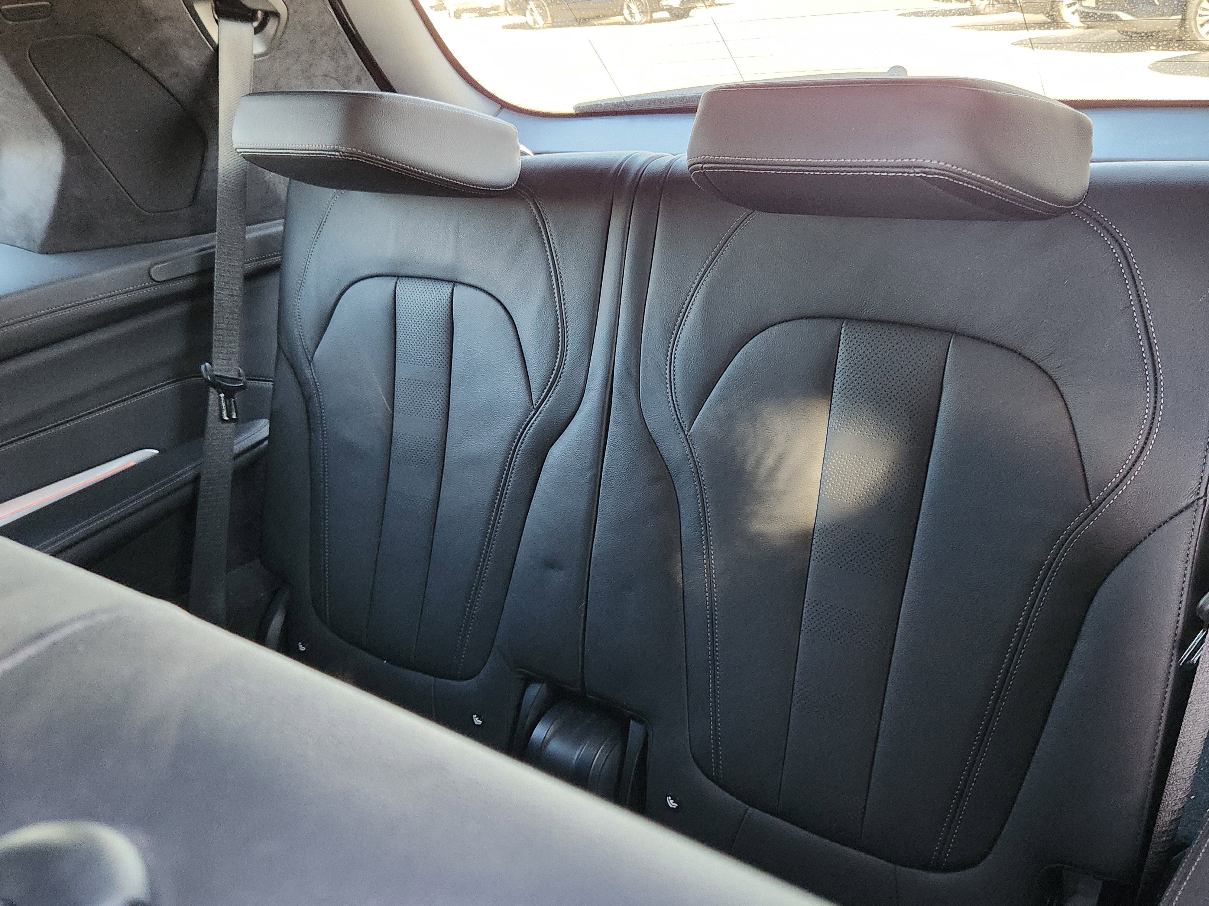 Used 2021 BMW X7 M50i w/ Executive Package image 19