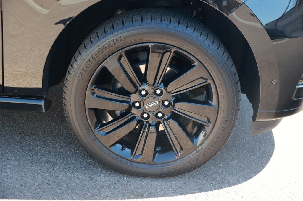Used 2024 Lincoln Navigator L Reserve AWD/4WD image 10