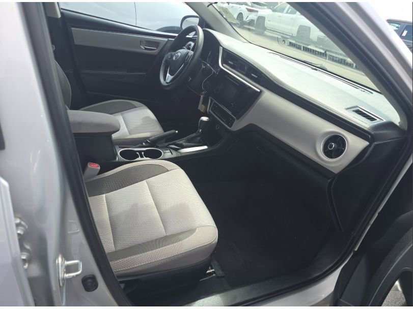 Used 2018 Toyota Corolla LE image 26