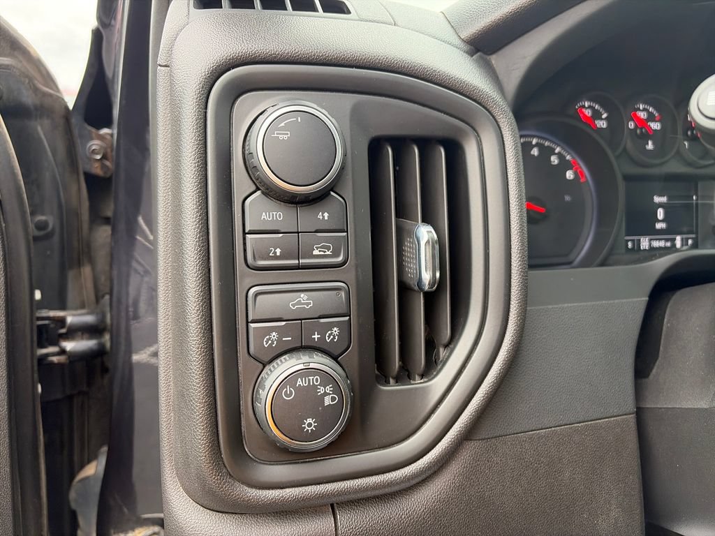 Used 2023 Chevrolet Silverado 1500 Custom AWD/4WD image 16