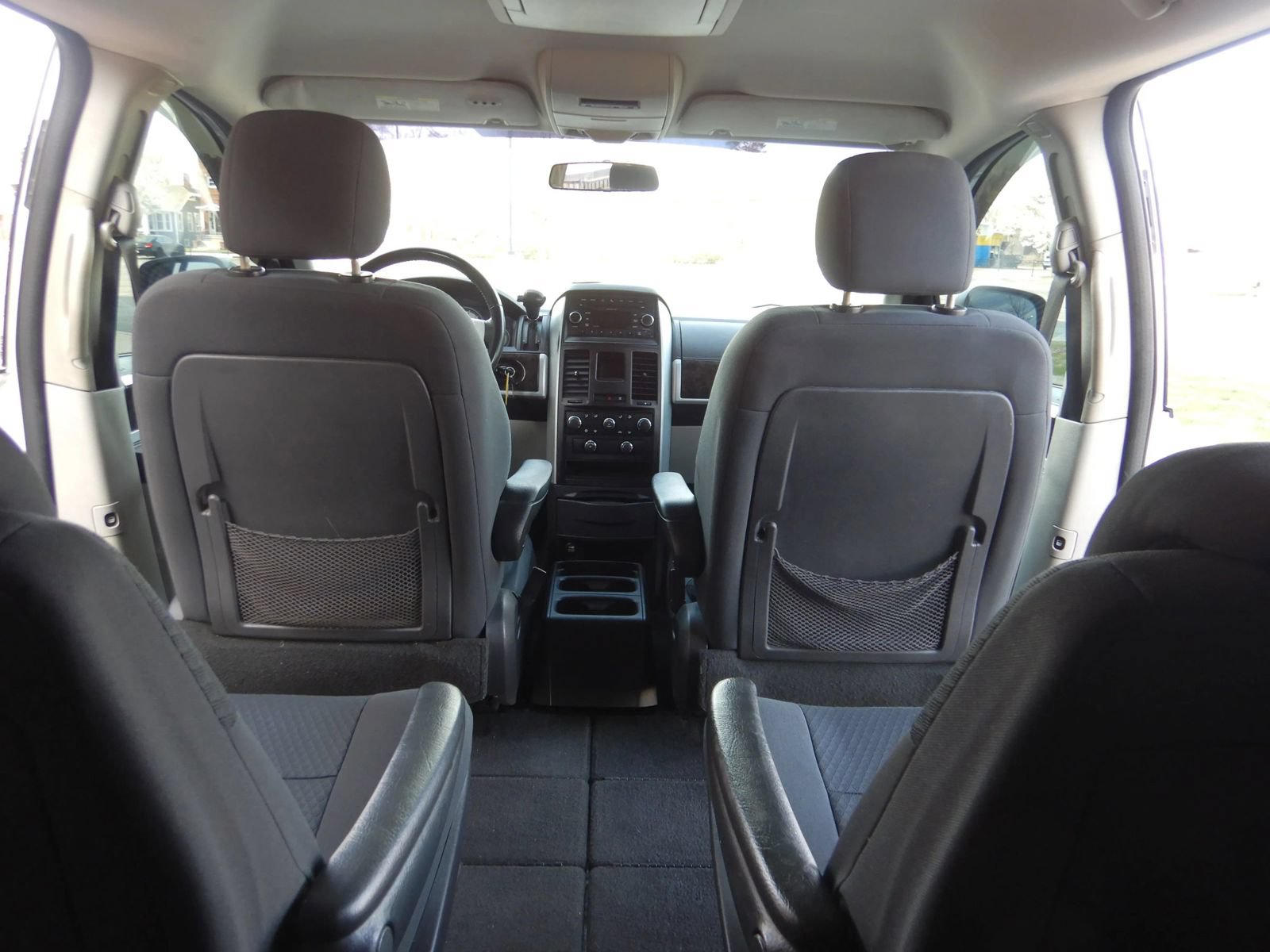 Used 2010 Dodge Grand Caravan SXT FWD image 23
