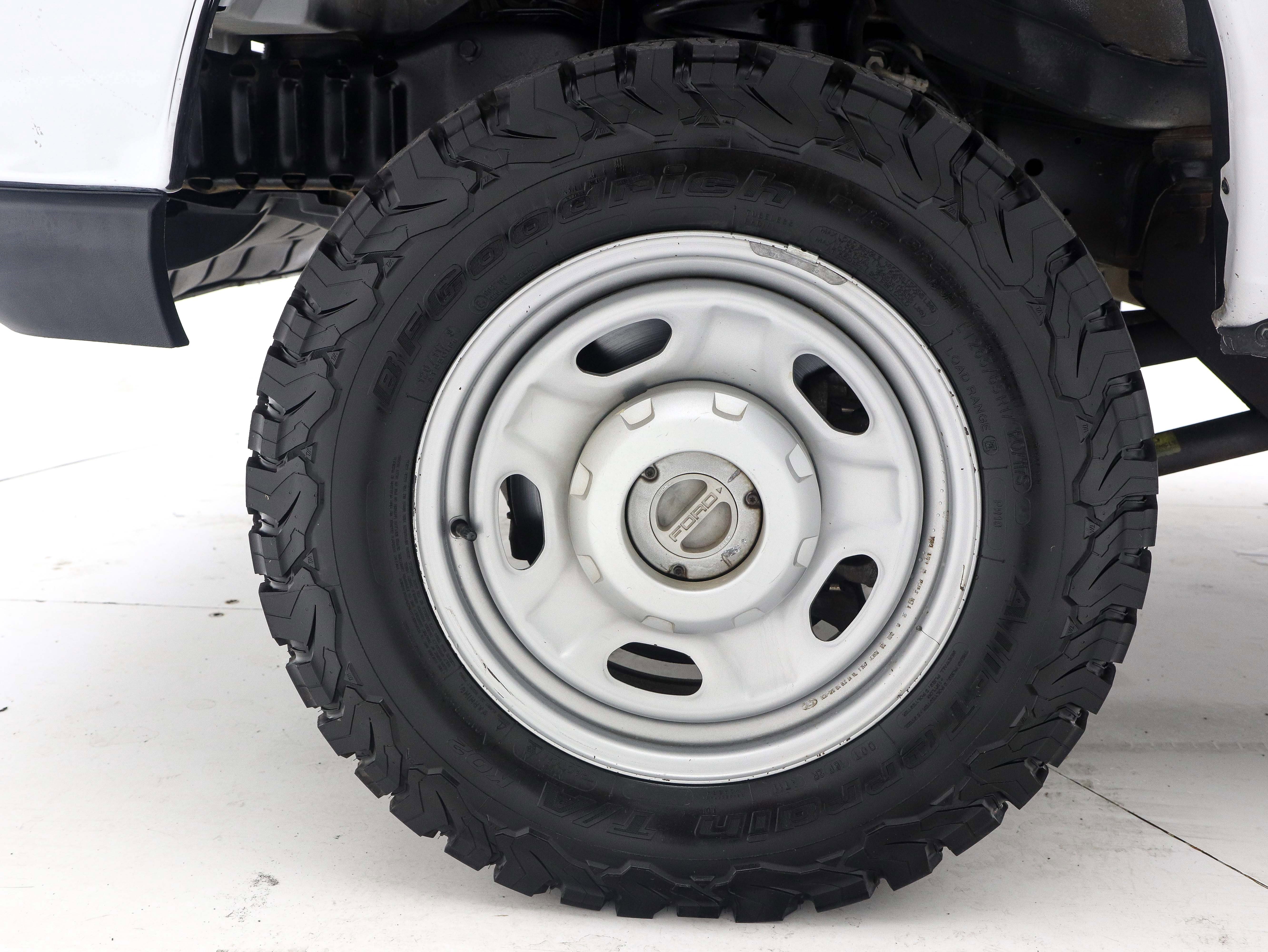 Used 2013 Ford E-350 and Econoline 350 XLT image 30