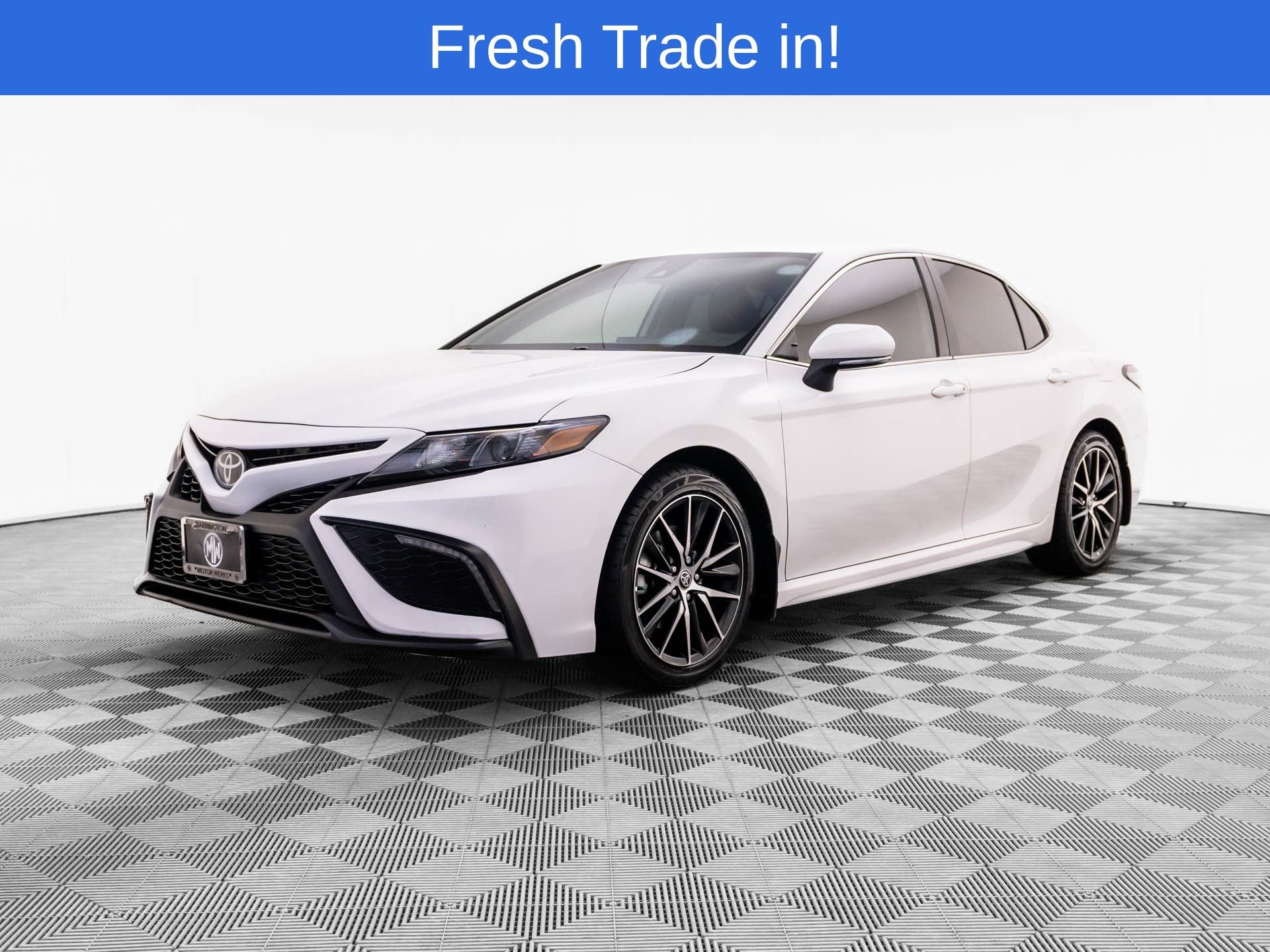Used 2023 Toyota Camry SE