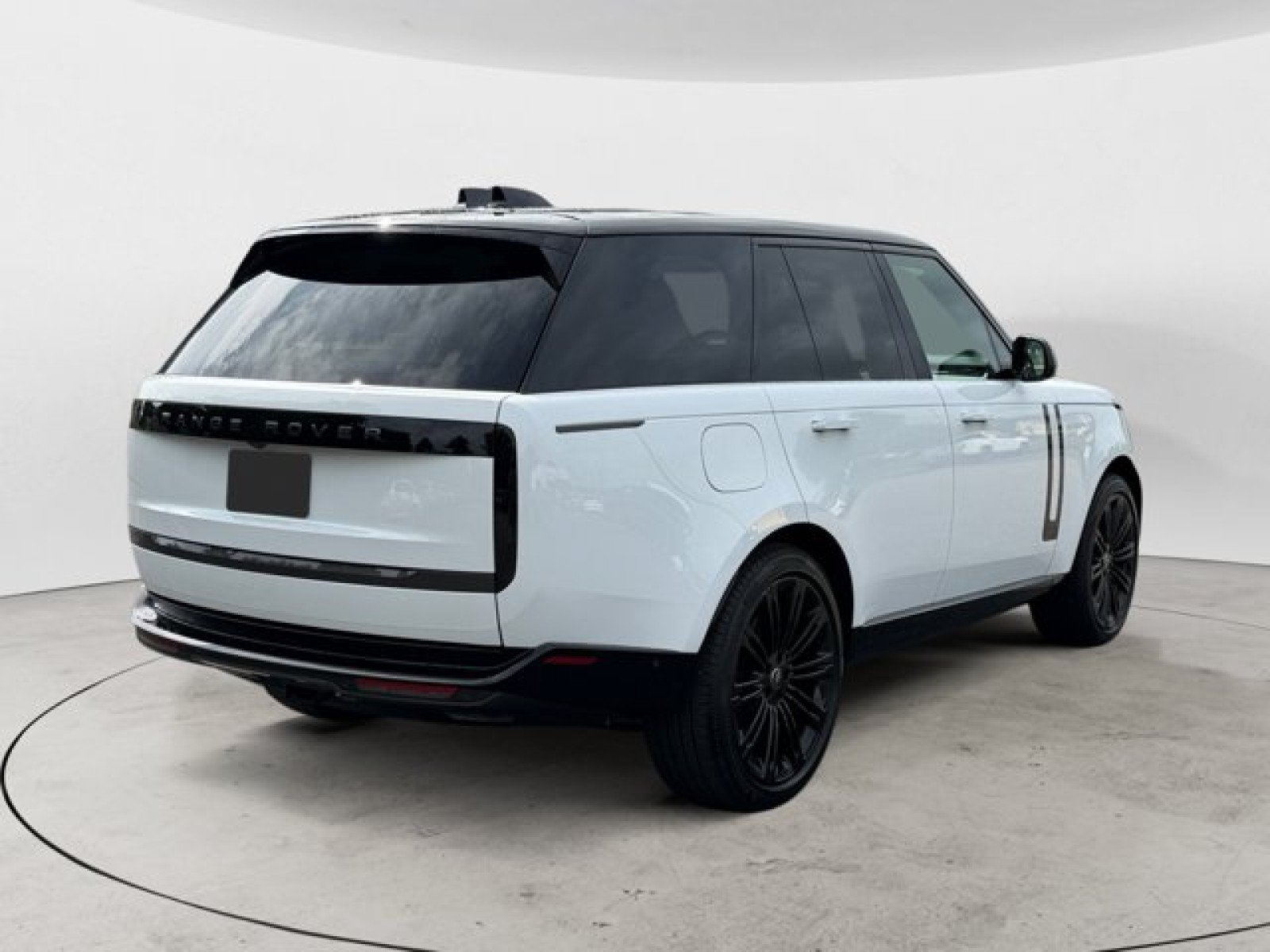 Certified 2025 Land Rover Range Rover SE AWD/4WD image 4